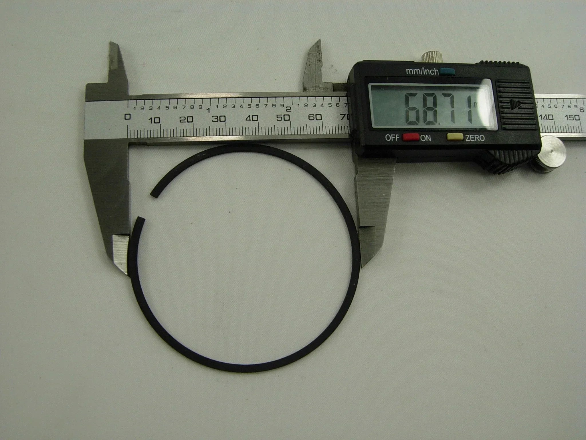250cc CG engine piston ring set for dirt bikes from ChinesePartsUSA, featuring durable metal rings for engine performance.
