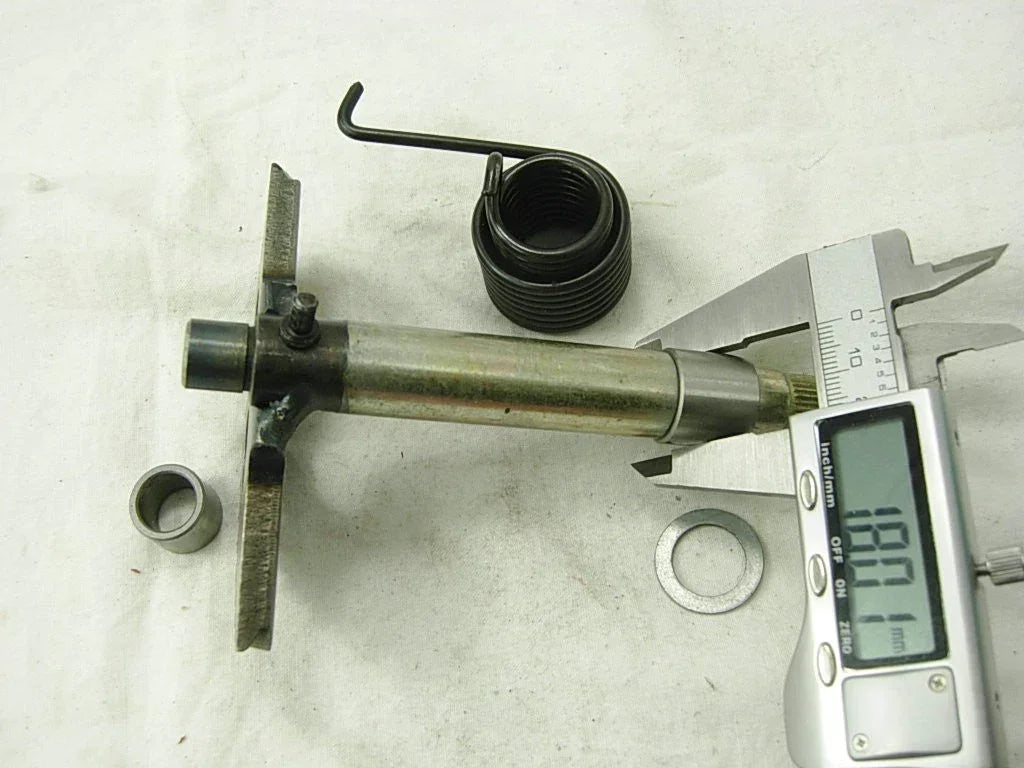 ChinesePartsUSA 125cc Kick Start Spindle for GY6 engine, motorcycle or scooter engine part, shown in detailed view.