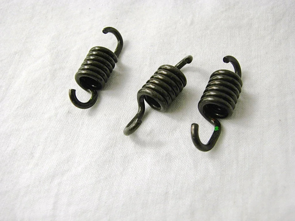 2000 RPM torque clutch springs for GY6 125cc and 150cc engines, compatible with ChinesePartsUSA motor scooter parts.