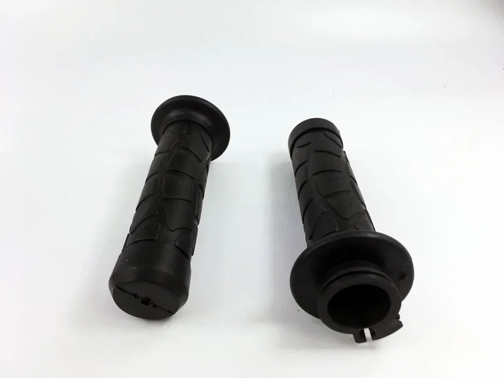 Throttle hand grip for GY6 125CC scooter, black rubber handlebar grip, compatible with ChinesePartsUSA parts.