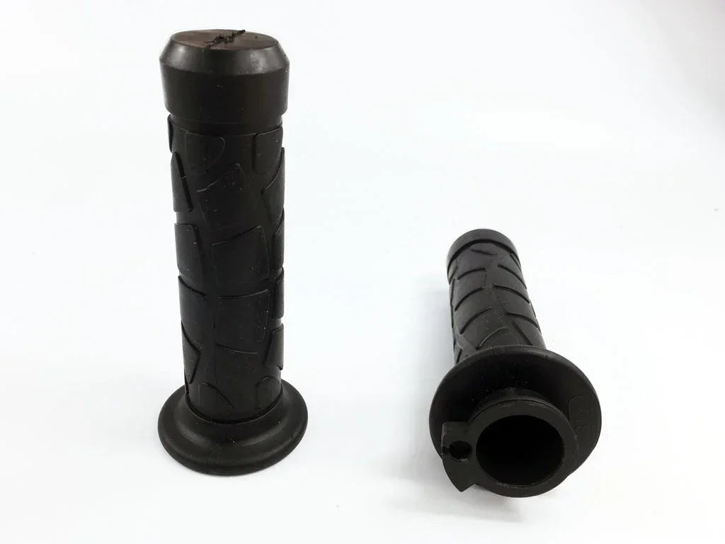 Throttle hand grip for GY6 125cc scooter, black rubber handlebar part from ChinesePartsUSA, designed for scooter maintenance.