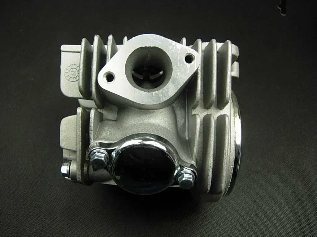 125cc E22 style dirt bike engine cylinder head assembly, includes valve cover and cooling fins, suitable for off-road motorcycles