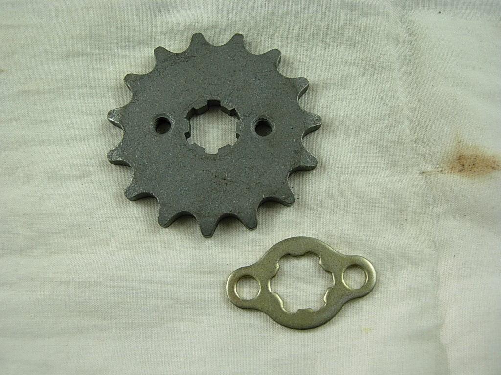 420 15-tooth engine sprocket for 50cc to 125cc dirt bikes, durable metal part for engine power transfer.