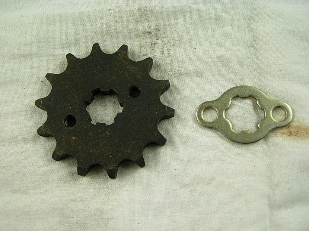 428 chain tooth engine sprocket for 50cc to 125cc dirt bikes, compatible with 70cc, 90cc, 110cc engines, Vendor-unknown dirt bike part