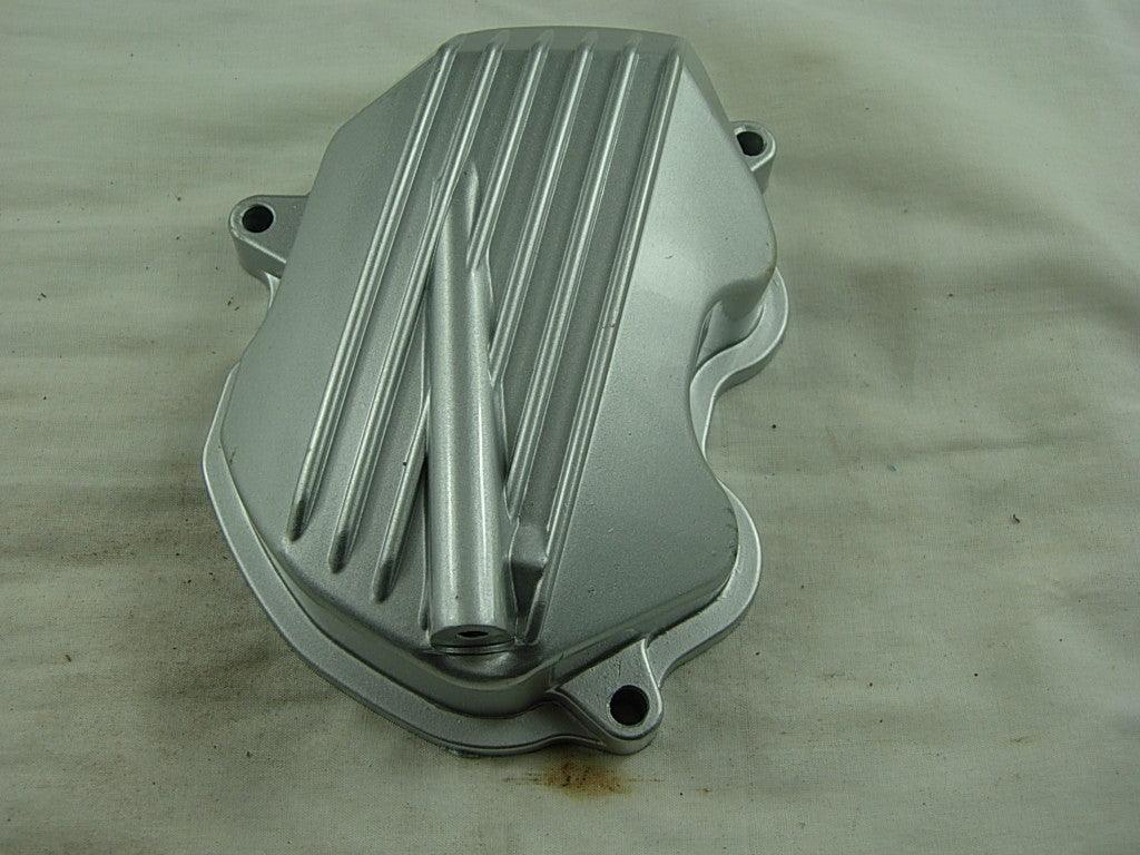Dirt bike cylinder head cover for CG150, CG200, CG250 models, made of durable metal, designed to fit various dirt bike engines.