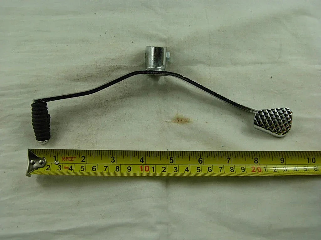 Pair of gear shift levers for 50-125cc dirt bikes, black metal motorcycle parts, suitable for off-road riding.