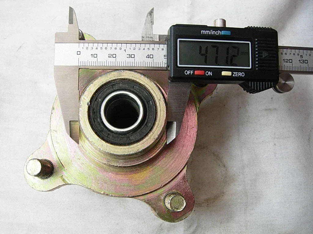 Wheel hub assembly for 150CC-250CC motorcycle parts, showcasing the detailed structure and design.