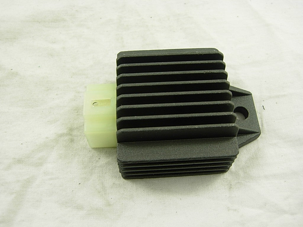 4 Pin Voltage Regulator Rectifier GY6 50cc 60cc 80cc 125cc 150cc Chinese Moped Scooter ATV - ChinesePartsPro