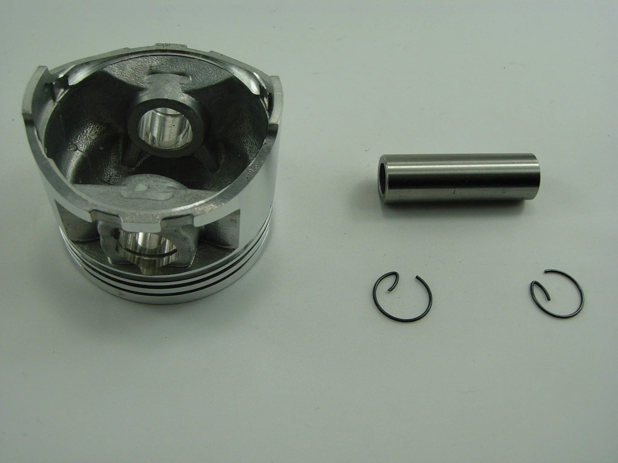 250cc CG engine piston set for dirt bikes, designed by ChinesePartsUSA, includes durable pistons for reliable performance.