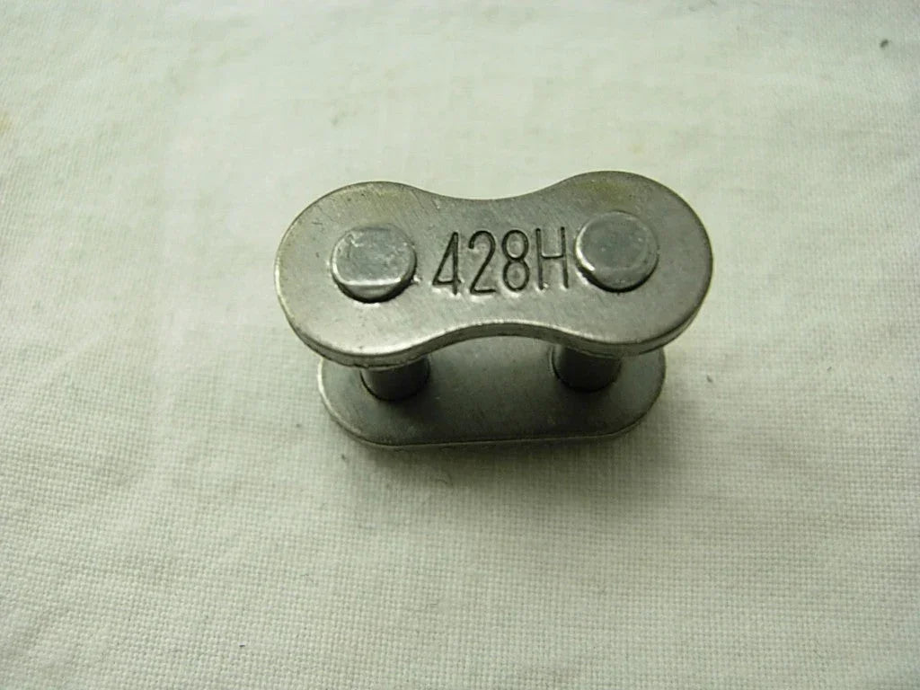 428H master chain link for dirt bike, metal, on white background