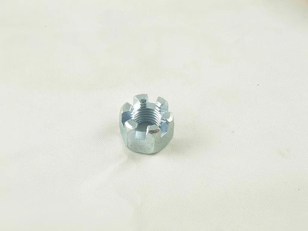 Castle nut with 1.5cm inner diameter for 150cc and 250cc engine parts, suitable for various small engine applications.